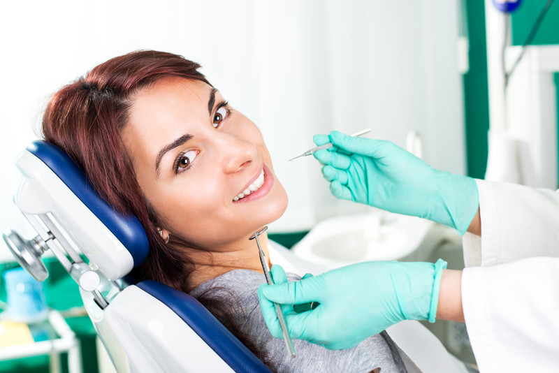Chlorine and Your Teeth: Poolside Dental Health Tips